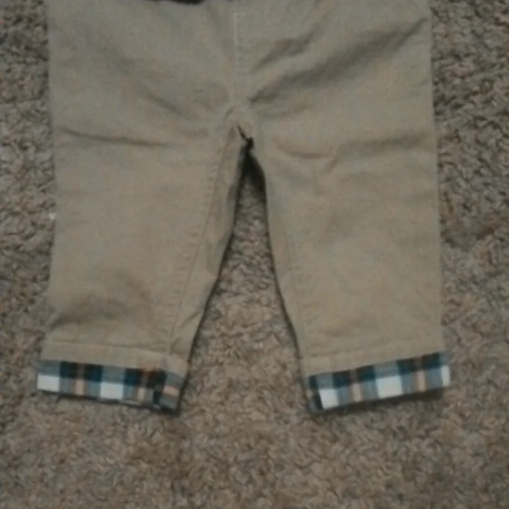 Baby boy Children's Place outfit - Picture 3 of 3